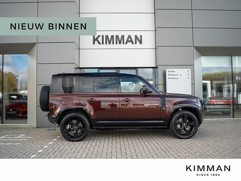 Rood Gebruikt 2025 Land Rover Defender SUV | € 114.900 - Afbeelding 1/4