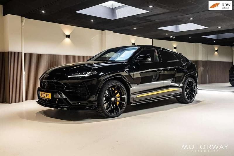 Zwart Gebruikt 2021 Lamborghini Urus SUV | € 284.500 (Iets duurder) - Afbeelding 1/4