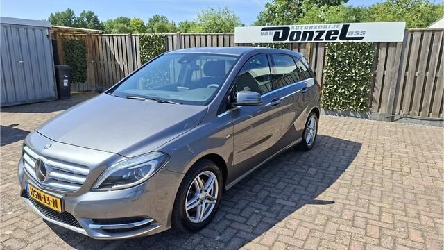 Occasion Mercedes B180 123 PK (90 kW) 2012 Grijs MPV