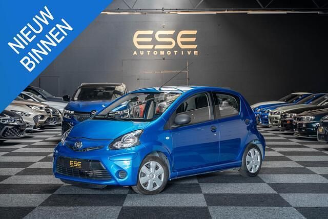 Blauw Gebruikt 2013 Toyota Aygo Comfort Hatchback | € 4.995 (Eerlijke prijs) - Afbeelding 1/4