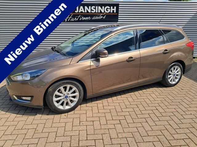 Bruin Gebruikt 2017 Ford Focus Titanium Stationwagen | € 12.445 (Eerlijke prijs) - Afbeelding 1/4
