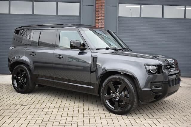 Nieuw Land Rover Defender HSE Dynamic 245 PK (180 kW) 2025 Grijs SUV