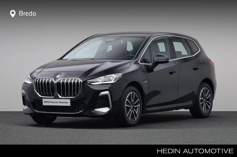 Zwart Gebruikt 2024 BMW 225 Active Tourer M Sport MPV | € 41.880 (Goede deal) - Afbeelding 1/4