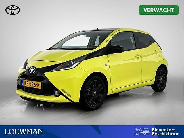 Occasion Toyota Aygo X-cite 69 PK (50 kW) 2016 Geel Hatchback