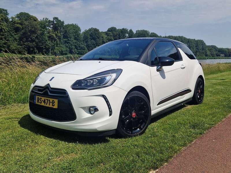 Wit Gebruikt 2013 Citroën DS3 Sport Chic Hatchback | € 6.900 (Eerlijke prijs) - Afbeelding 1/4