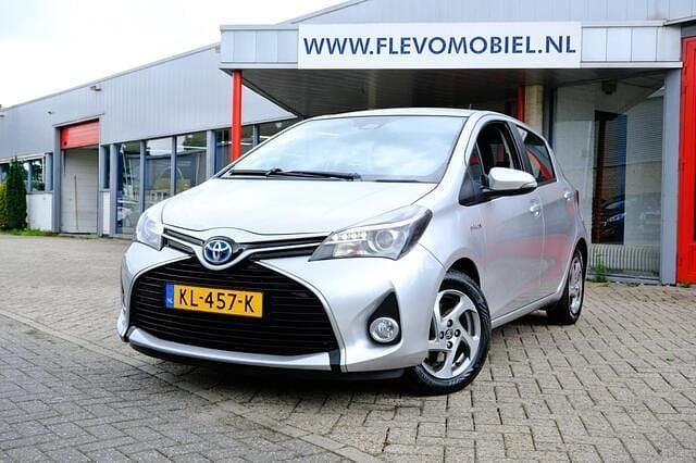 Grijs Gebruikt 2016 Toyota Yaris Trend Hatchback | € 11.950 (Eerlijke prijs) - Afbeelding 1/4