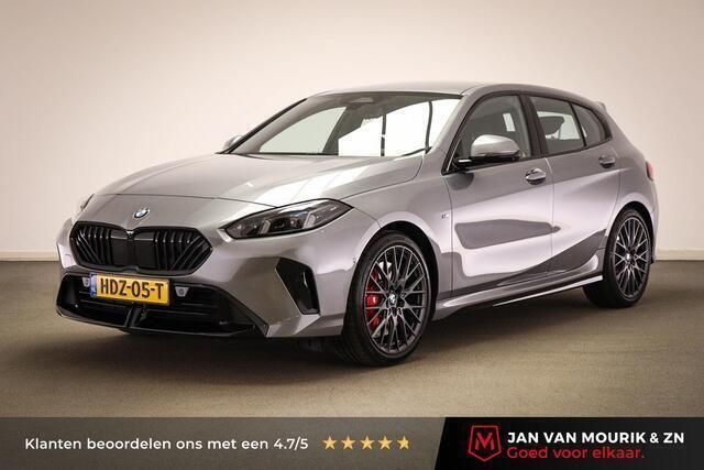 Grijs Gebruikt 2025 BMW 120 M Sport Hatchback | € 43.900 (Super prijs) - Afbeelding 1/4