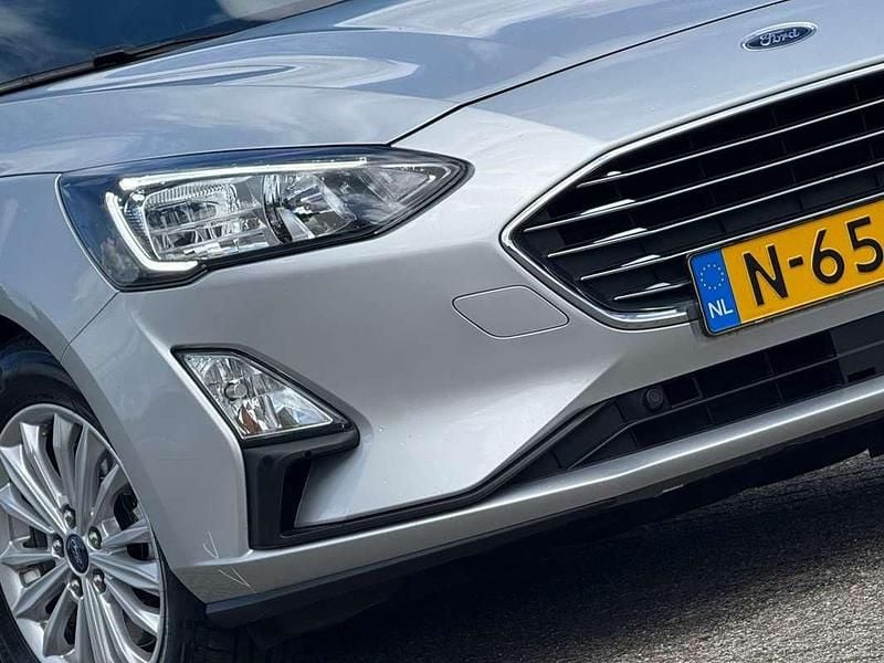 Grijs, metallic lak Gebruikt 2021 Ford Focus Business Edition Stationwagen | € 11.725 (Goede deal) - Afbeelding 1/4