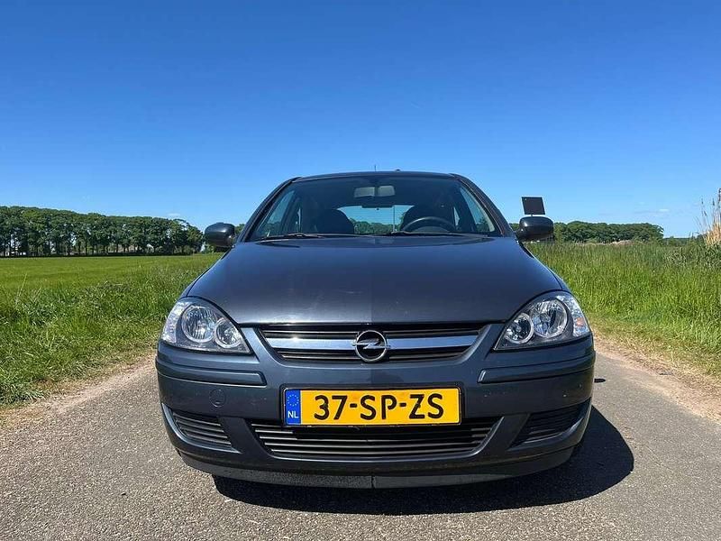 Gebruikt 2006 Opel Corsa Edition Sedan | € 1.500 (Eerlijke prijs) - Afbeelding 1/4