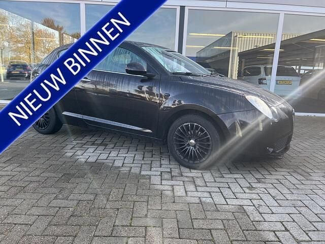 Zwart Gebruikt 2009 Alfa Romeo MiTo Distinctive Hatchback | € 2.950 (Eerlijke prijs) - Afbeelding 1/4