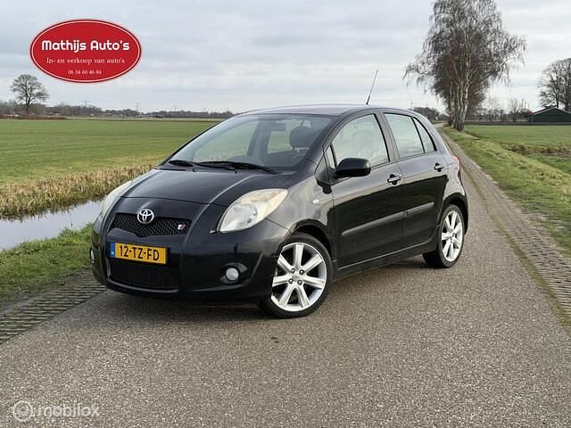 Zwart Occasion 2007 Toyota Yaris Sport Hatchback | € 3.950 (Goede deal) - Afbeelding 1/4