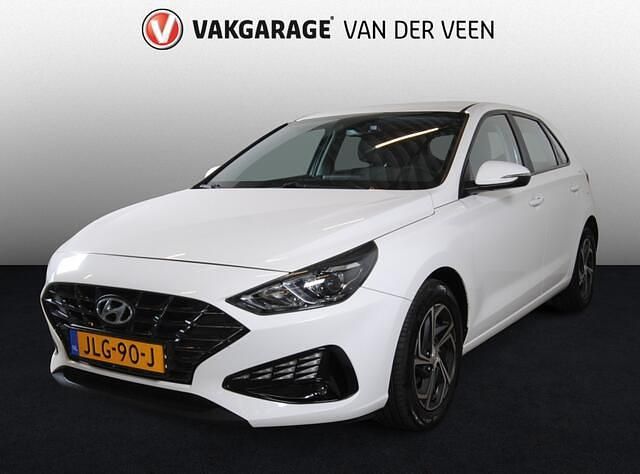 Wit Gebruikt 2022 Hyundai i30 Hatchback | € 16.945 (Goede deal) - Afbeelding 1/4