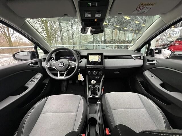 Occasion Renault Clio V Evolution 91 PK (66 kW) 2024 Noir étoilé (gne) Hatchback