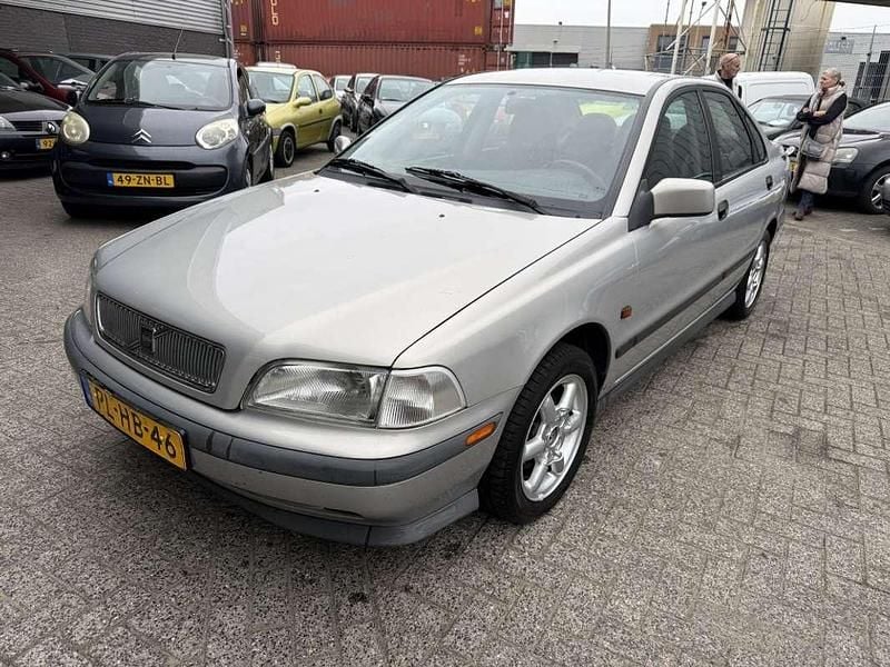 Grijs Gebruikt 1996 Volvo S40 Comfort Sedan | € 690 (Super prijs) - Afbeelding 1/4