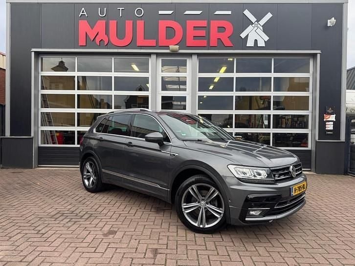 Grijs Gebruikt 2020 VW Tiguan R-line SUV | € 16.375 (Eerlijke prijs) - Afbeelding 1/4