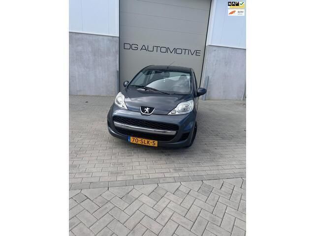 Grijs Gebruikt 2011 Peugeot 107 Hatchback | € 2.999 (Eerlijke prijs) - Afbeelding 1/4