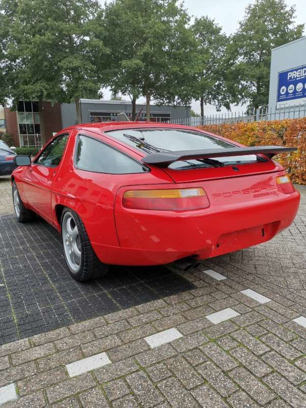 Rood Gebruikt 1990 Porsche 928 Coupé | € 48.950 - Afbeelding 1/4