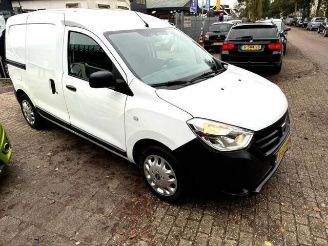 Wit Gebruikt 2016 Dacia Dokker Ambiance Van | € 5.950 (Duur) - Afbeelding 1/4