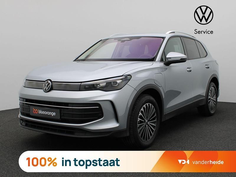 Zilver Gebruikt 2025 VW Tiguan Edition SUV | € 47.900 (Super prijs) - Afbeelding 1/4