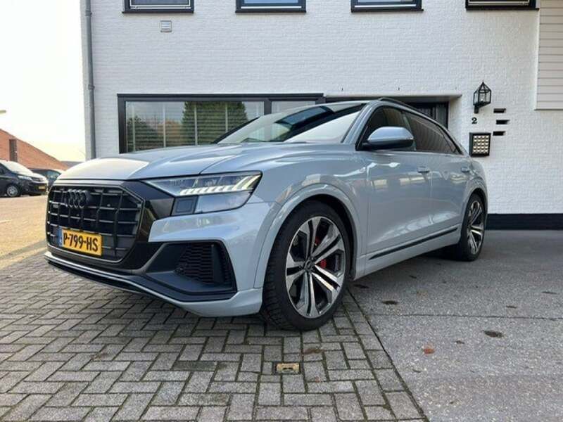 Grijs Gebruikt 2022 Audi Q8 S-Line SUV | € 64.950 - Afbeelding 1/4