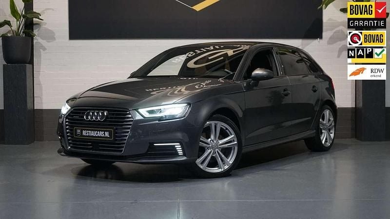 Grijs Gebruikt 2020 Audi A3 Sportback e-tron S-line plus Hatchback | € 23.750 (Super prijs) - Afbeelding 1/4