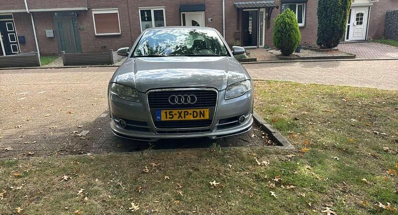 Grijs Gebruikt 2007 Audi A4 Sedan | € 4.250 (Iets duurder) - Afbeelding 1/4