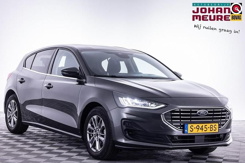 Grijs Occasion 2023 Ford Focus Titanium Hatchback | € 17.900 (Super prijs) - Afbeelding 1/4