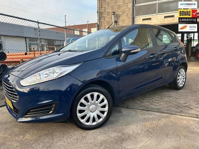 Blauw Gebruikt 2015 Ford Fiesta Style Hatchback | € 5.950 (Goede deal) - Afbeelding 1/4