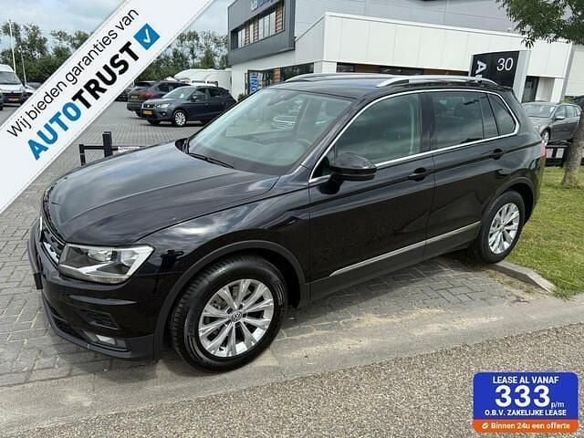 Zwart Gebruikt 2020 VW Tiguan Comfortline SUV | € 24.888 (Eerlijke prijs) - Afbeelding 1/4