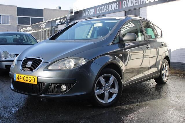 Grijs (metallic) Occasion 2008 Seat Altea XL Style MPV | € 2.150 (Eerlijke prijs) - Afbeelding 1/4