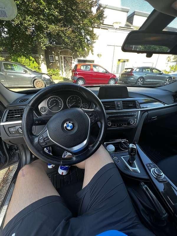Blauw Gebruikt 2014 BMW 320 Executive Sedan | € 14.250 (Duur) - Afbeelding 1/4
