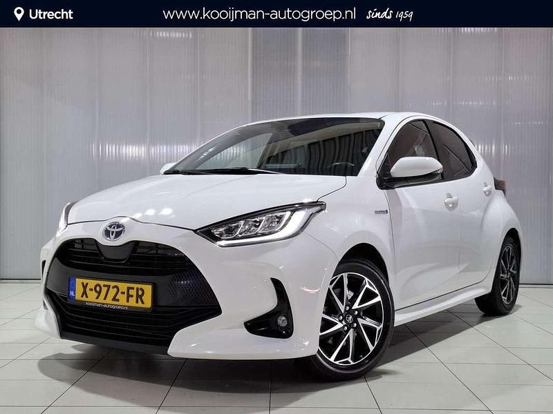 Wit Gebruikt 2021 Toyota Yaris Hybrid Style Hatchback | € 19.900 (Eerlijke prijs) - Afbeelding 1/4