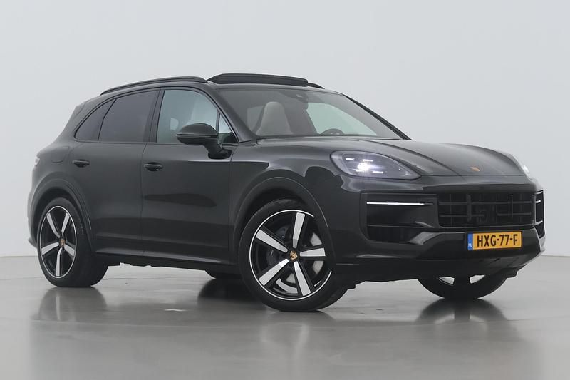 Groen Occasion 2024 Porsche Cayenne Sport SUV | € 124.900 (Duur) - Afbeelding 1/1