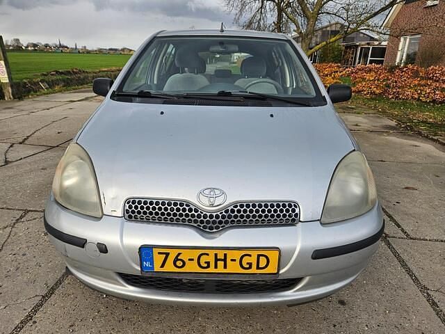 Occasion Toyota Yaris Sol 86 PK (63 kW) 2000 Grijs (metallic) Hatchback
