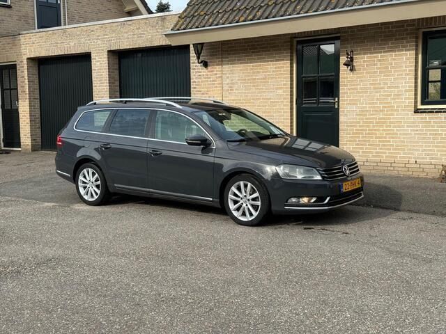 Grijs Gebruikt 2011 VW Passat Highline Stationwagen | € 5.750 (Eerlijke prijs) - Afbeelding 1/4