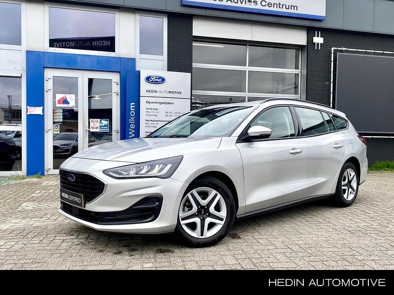 Grijs, metallic lak Gebruikt 2022 Ford Focus Stationwagen | € 18.945 (Iets duurder) - Afbeelding 1/4