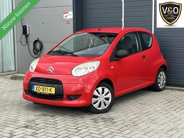 Rood Gebruikt 2009 Citroën C1 Hatchback | € 1.750 (Eerlijke prijs) - Afbeelding 1/4