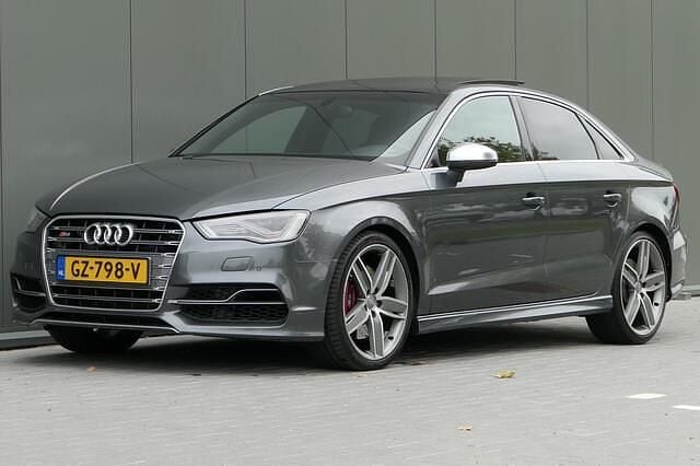Grijs Gebruikt 2014 Audi S3 S-Line Sedan | € 20.940 (Eerlijke prijs) - Afbeelding 1/4