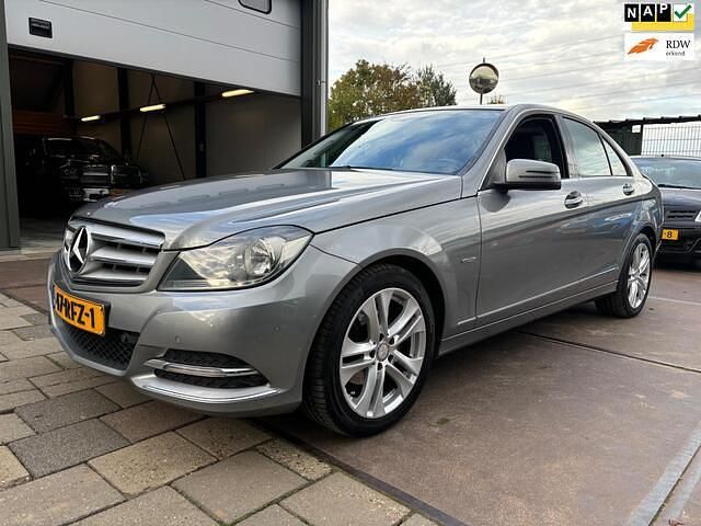 Grijs Gebruikt 2011 Mercedes C180 Avantgarde Sedan | € 5.500 (Duur) - Afbeelding 1/4