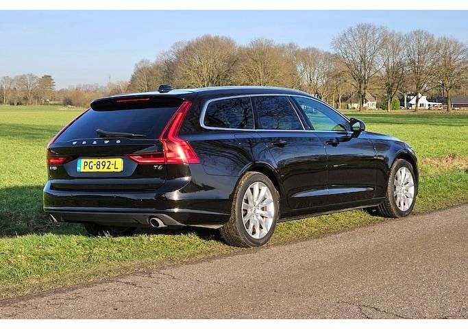 Occasion Volvo V90 2017 Zwart (metallic) Stationwagen