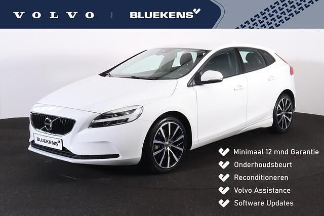 Wit Gebruikt 2020 Volvo V40 Performance Stationwagen | € 21.900 (Iets duurder) - Afbeelding 1/4