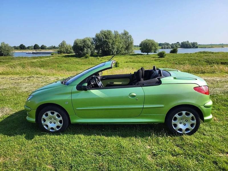 Gebruikt 2004 Peugeot 206 CC Cabriolet | € 900 (Eerlijke prijs) - Afbeelding 1/4