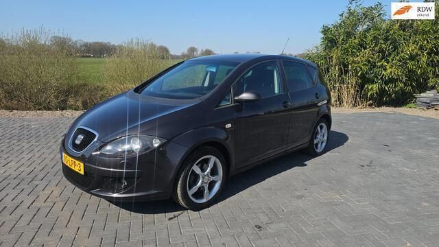 Zwart Gebruikt 2005 Seat Altea MPV | € 1.950 (Eerlijke prijs) - Afbeelding 1/4