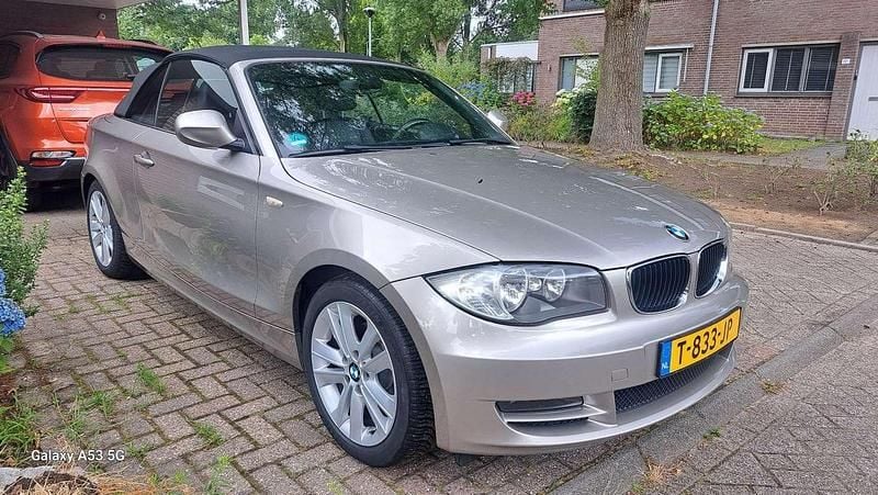 Beige Gebruikt 2010 BMW 118 Cabriolet Executive Cabriolet | € 7.950 (Super prijs) - Afbeelding 1/4