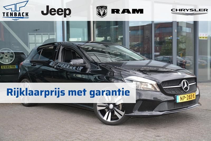 Zwart Gebruikt 2017 Mercedes A160 Business Hatchback | € 19.445 (Eerlijke prijs) - Afbeelding 1/4