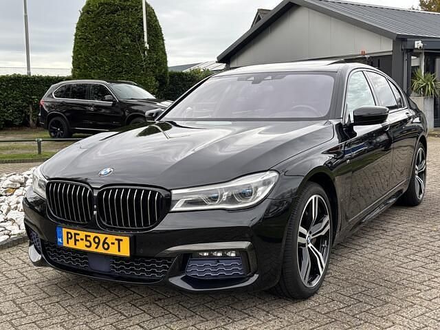 Zwart Gebruikt 2016 BMW 740 M Sport Sedan | € 27.950 (Duur) - Afbeelding 1/4