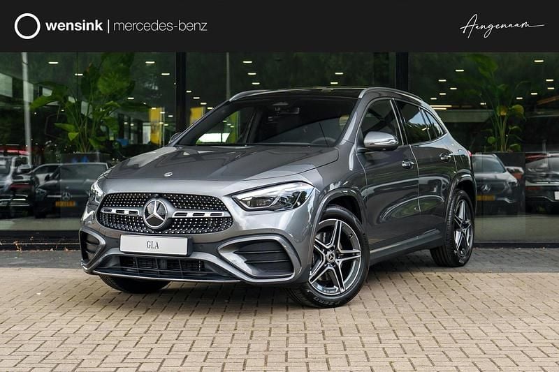 Grijs Nieuw 2025 Mercedes GLA180 Business SUV | € 55.800 (Goede deal) - Afbeelding 1/4