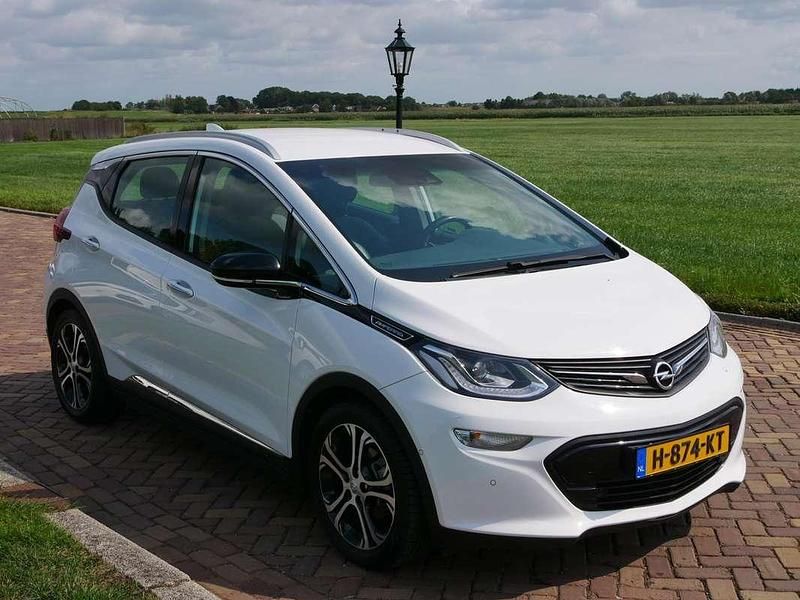 Wit Gebruikt 2020 Opel Ampera Business Hatchback | € 13.913 (Goede deal) - Afbeelding 1/4