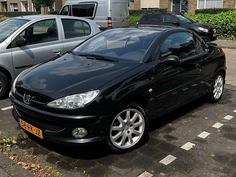 Zwart Gebruikt 2005 Peugeot 206 CC Cabriolet | € 1.500 (Eerlijke prijs) - Afbeelding 1/4