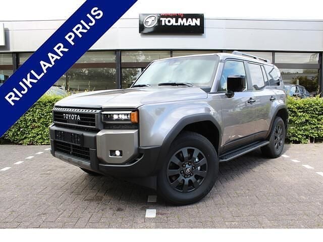 Grijs Gebruikt 2024 Toyota Land Cruiser Executive Van | € 78.950 - Afbeelding 1/4